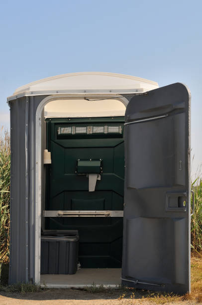 Porta potty delivery and setup in Marion, AR